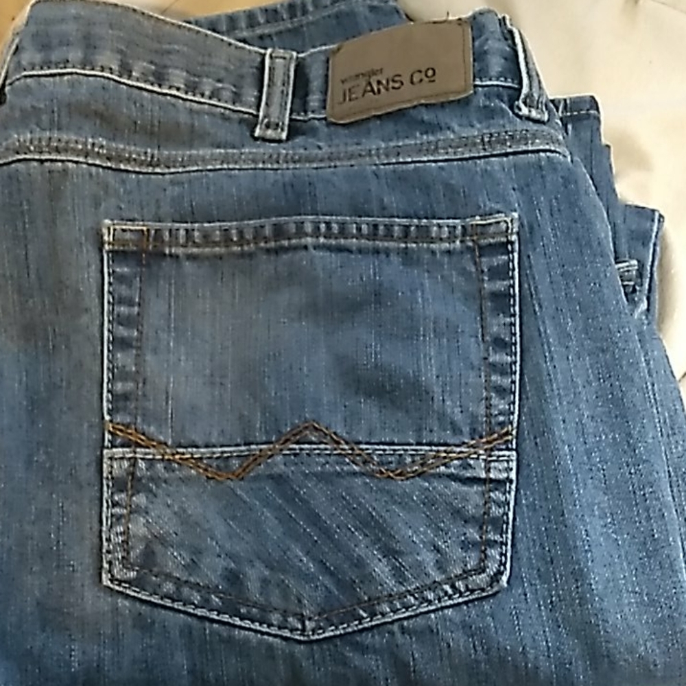 Men's wrangler jeans 42x32